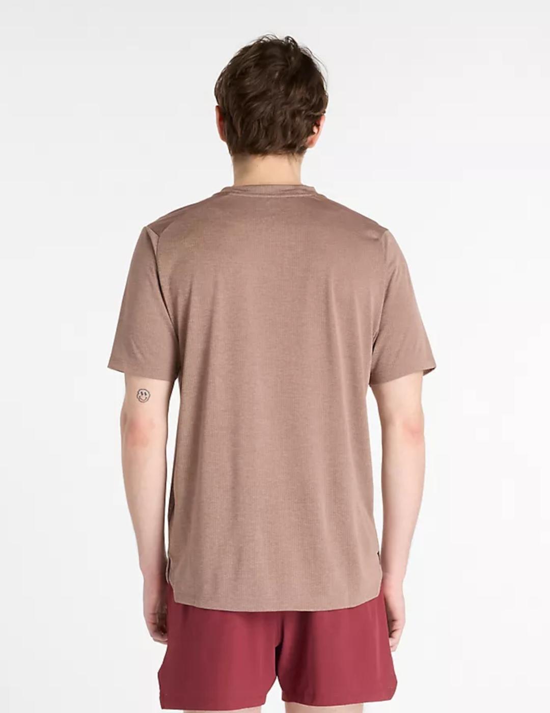NEW BALANCE CAMISETA MARRON TECNICA