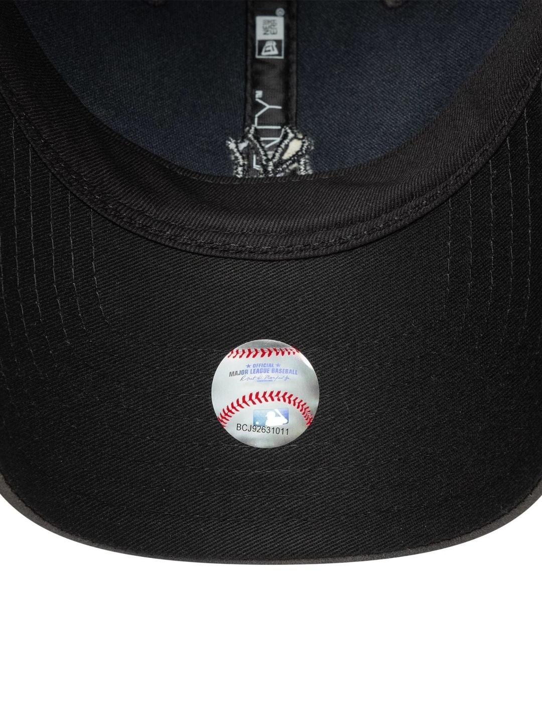 NEW ERA GORRA NEGRA CUERO