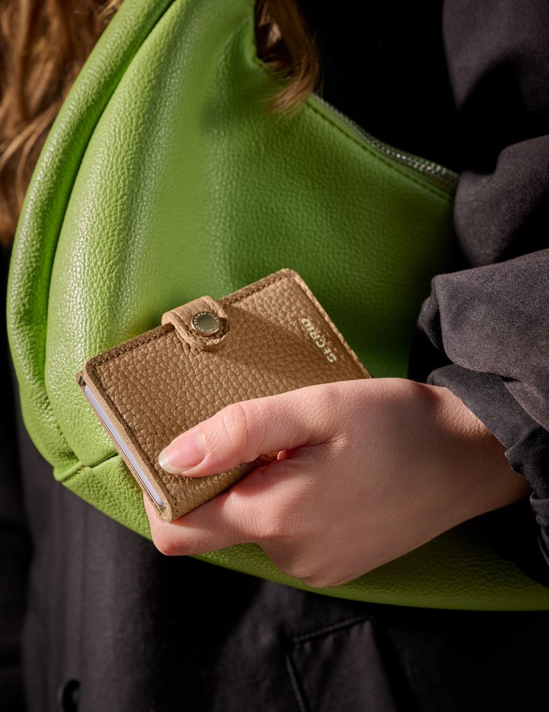 SECRID MINIWALLET PEBBLE CAPUCCINO