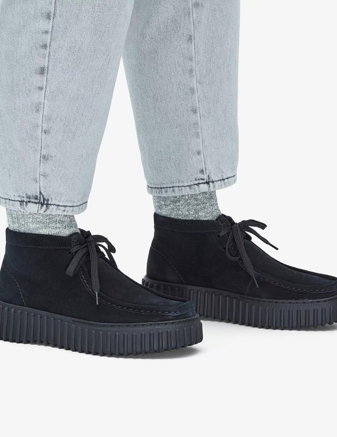 CLARKS BOTA NEGRA TORHILL MOSS BLACK SUEDE