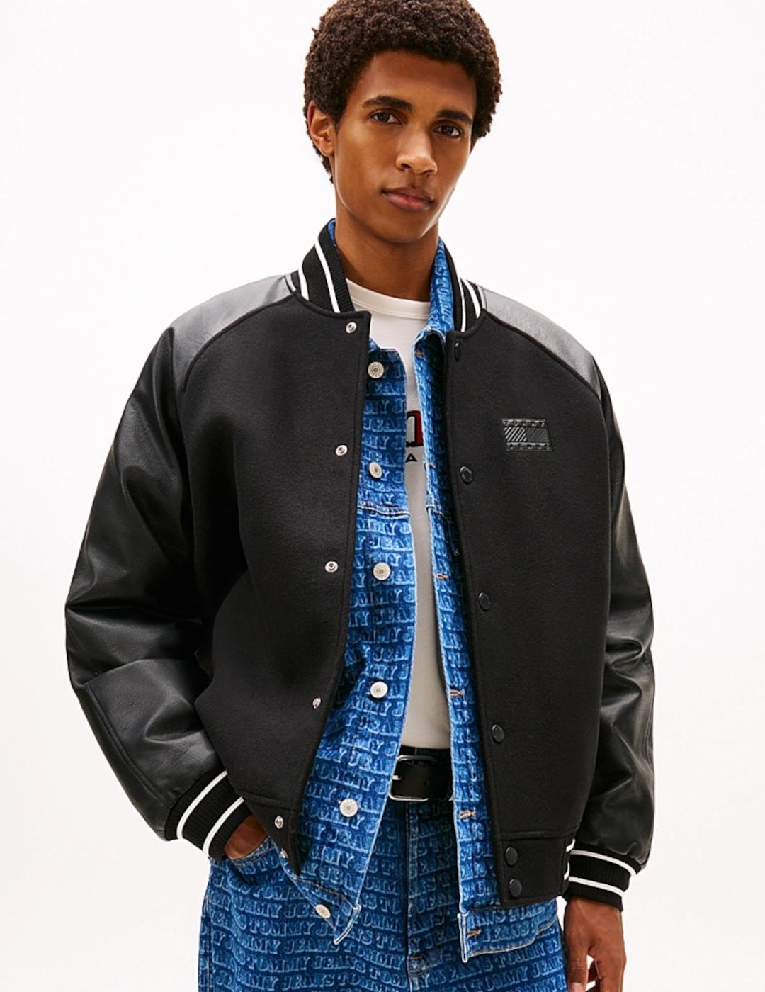 TOMMY CAZADORA NEGRA FLAG VARSITY