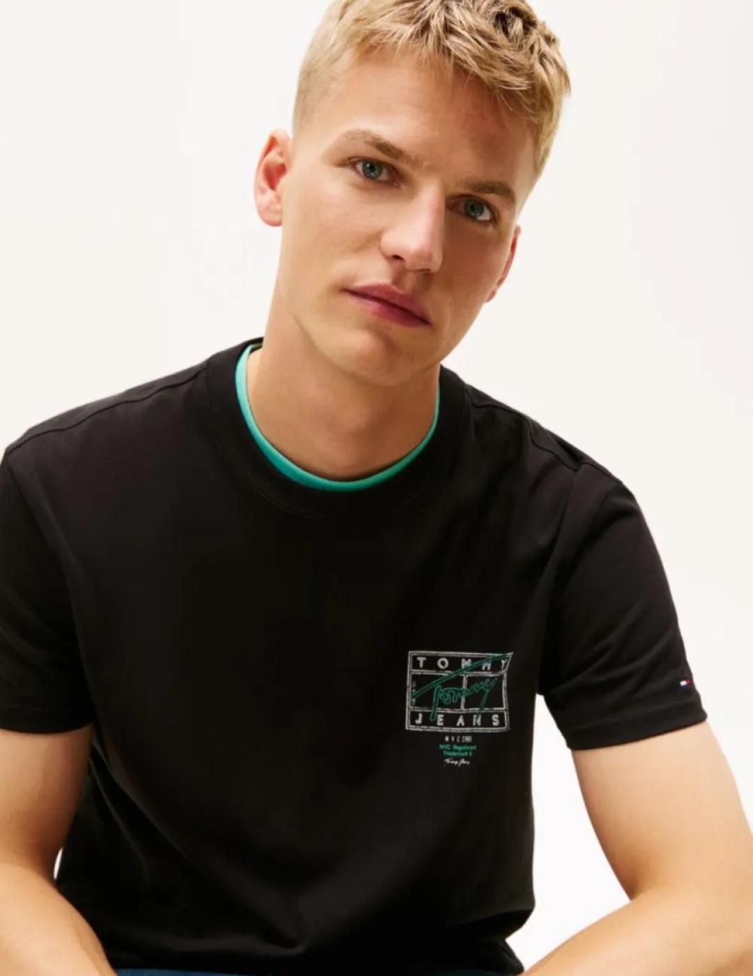 TOMMY CAMISETA NEGRA REG SIGN SPRAY